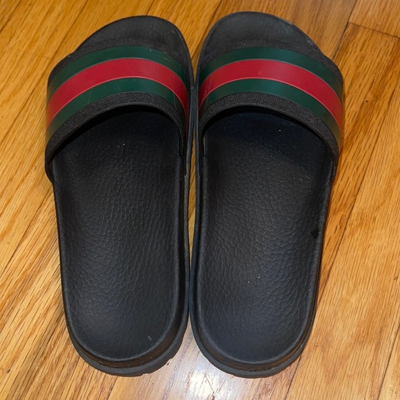 Gucci slides - Used but in good condition! Women size 8 - Picture 3 of 5